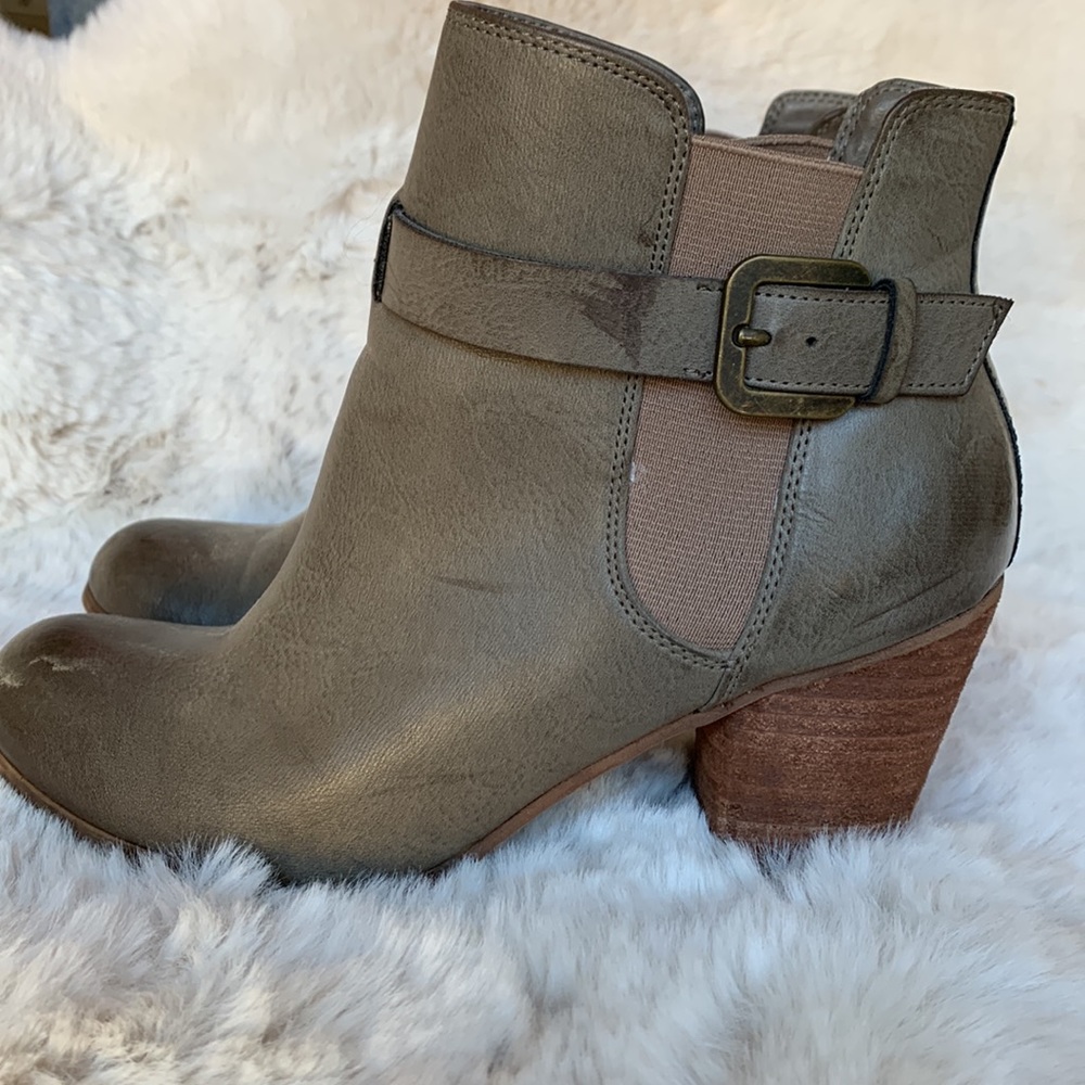 Women’s Booties - Size 7 - Picture 4 of 6
